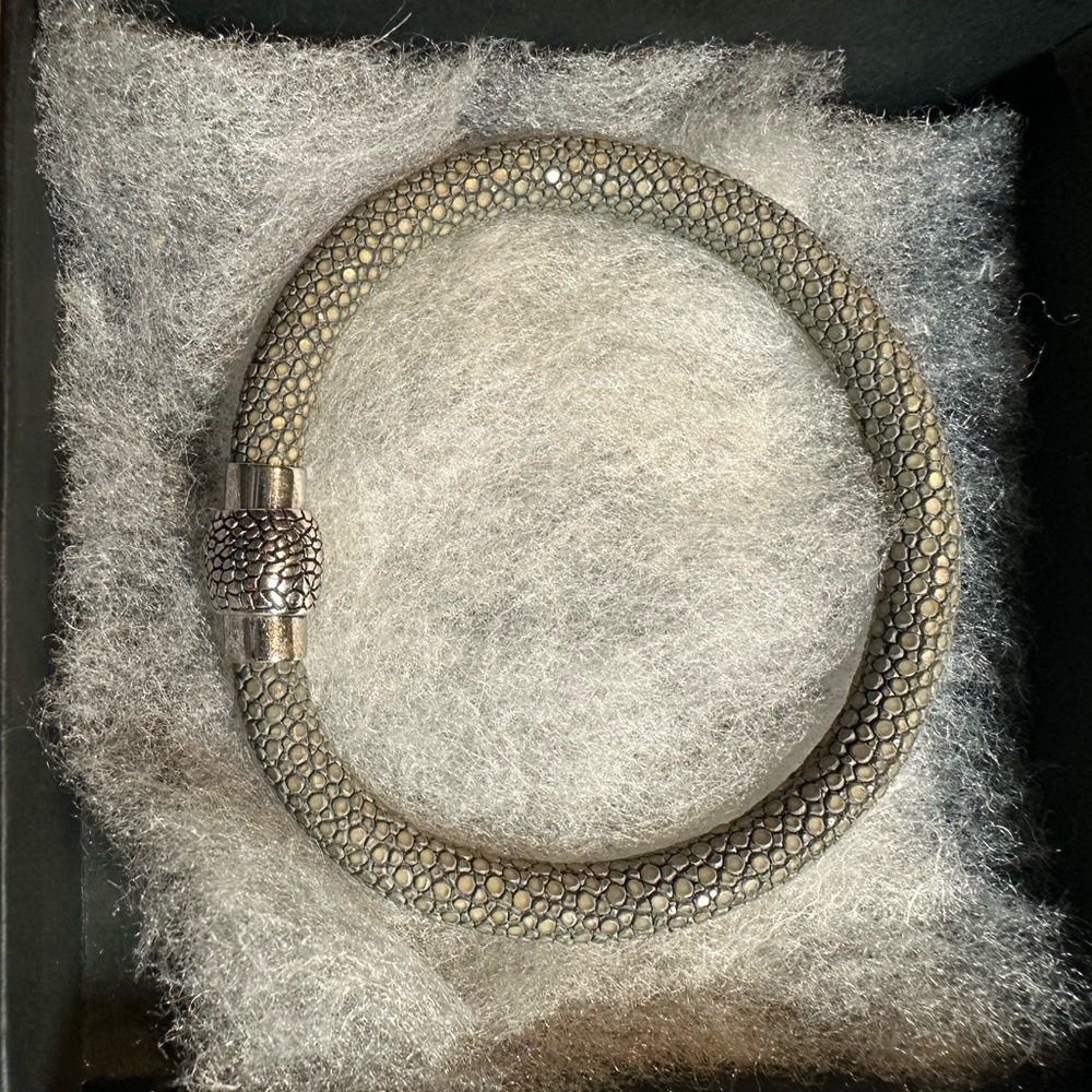 Stingray leather bracelet-Gray